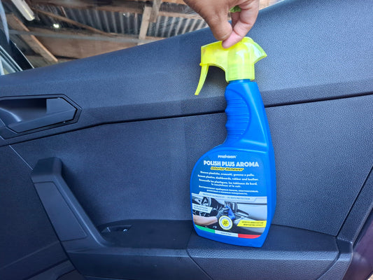Plastiques intérieurs ternes ou secs : comment leur redonner un aspect neuf